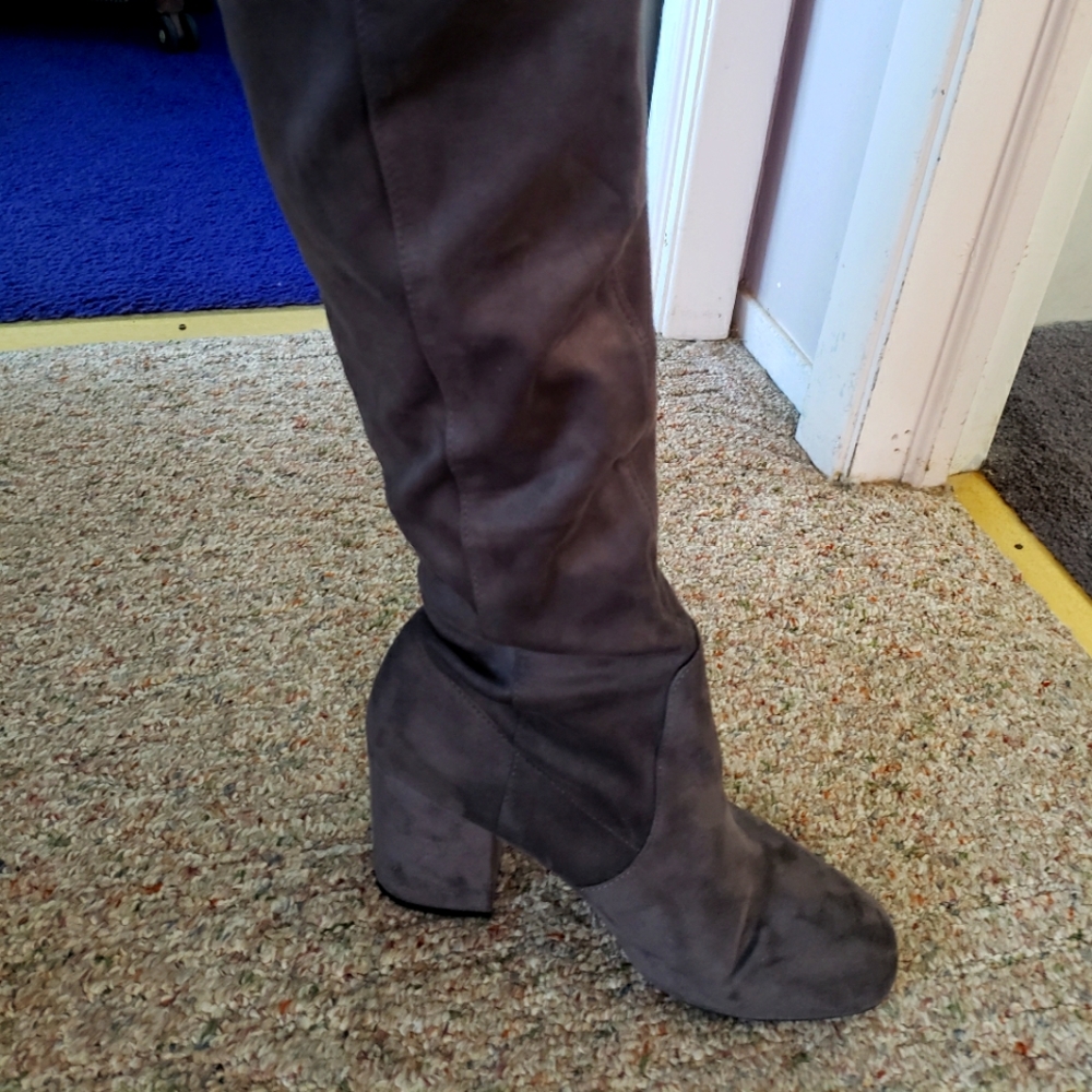 Seven dials suedette boot size 9
